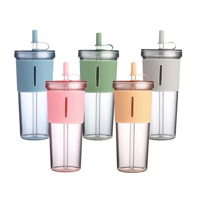 BPA 無料 再利用可能なオフィスカップ 700ml 蓋とストローをカスタマイズしたロゴとプラスチックタンブラー