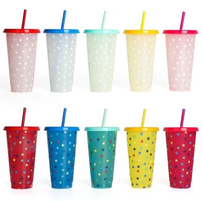 MUGS 24OZ BPAフリー プラスチックのソフトドリンク トムラー カラー変更カップ 蓋とストロー