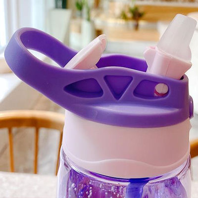 カスタム・ロゴとストローの付いた防腐プラスチック製の赤ちゃん用飲料水瓶