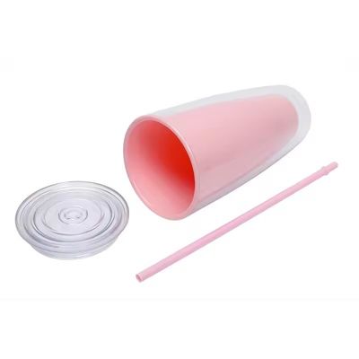 トゥール 適用 大人 24オンス BPA 無料 ストローと蓋付きのダブル壁プラスチックタンブラー