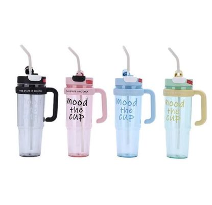 女の子のためのプラスチック水杯 900ml BPAフリースプレーボトル 屋外スポーツと旅行