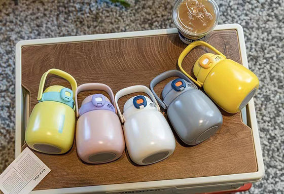 隔熱水瓶 学校の子供のための BPA 無料 カスタムデザイン 掃除用瓶 熱水器