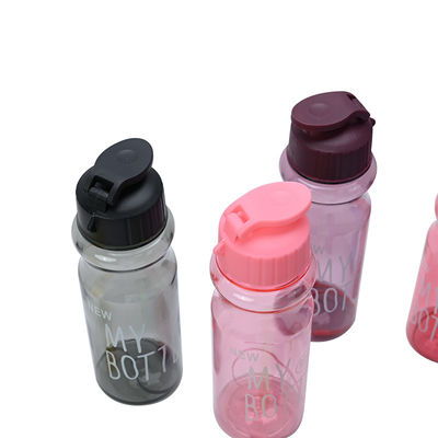 500ML PET BPA 無料 パーソナルカップ スポーツ ストラップ 多色付き プラスチック飲料水 ボトル