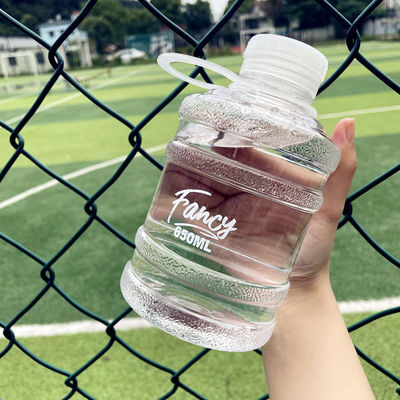 直飲 650ml カスタム ロゴ ポータブル スポーツ タムラー ハンドル かわいいデザイン