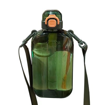 プラスチック製の750mlの水瓶 ストロー付き 屋外運動やフィットネスの必需品