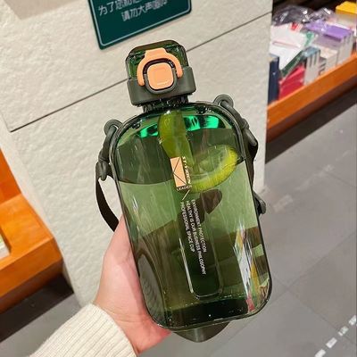 プラスチック製の750mlの水瓶 ストロー付き 屋外運動やフィットネスの必需品