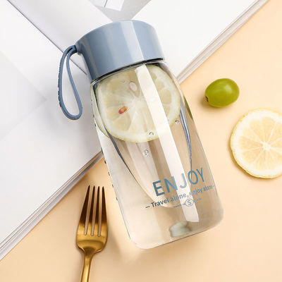 熱隔熱性能 美しいポータブル 380ml 透明な水カップ 屋外用