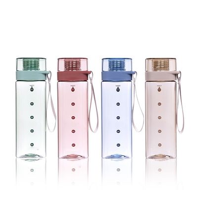 アウトドアスポーツ ポータブル 550ml 700ml PC ハンドルロープ付きプラスチック方形の水瓶