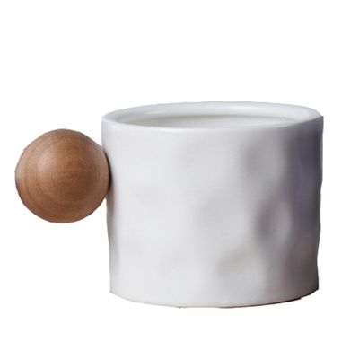 ノルディック様式 セラミックコーヒーカップ 木製ボールハンドル 330ML ポルセラン再利用用カップ