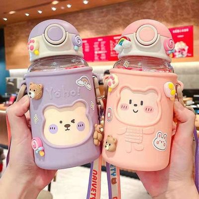 生徒と子供のためのクリエイティブなポータブルプラスチックカップ 漏れ防止のストローウォーターボトル