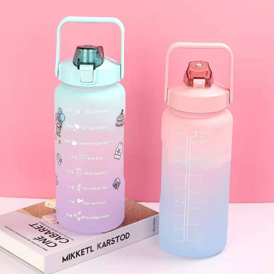 2L フィットネスプラスチックシェイカーのボトル スプリングキャップ 屋外スポーツとユニセックス愛好者