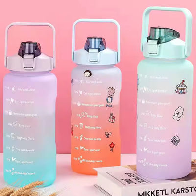 2L フィットネスプラスチックシェイカーのボトル スプリングキャップ 屋外スポーツとユニセックス愛好者