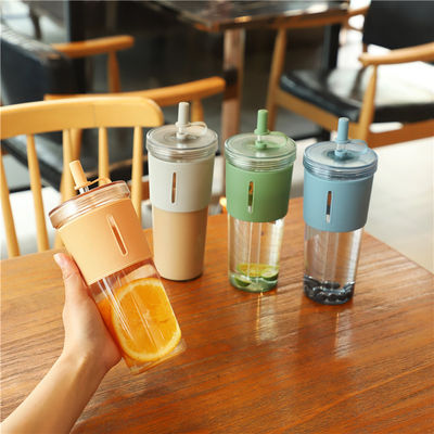 700ml プラスチックカップ オーダーメイド デザイン 蓋付き 屋外用 再利用水瓶 大人用