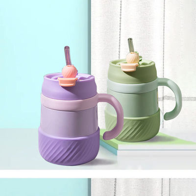 スタッドレスタイヤの真空瓶カップとフリップ蓋で 飲み物をどこでも持って行け