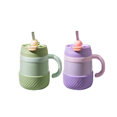 スタッドレスタイヤの真空瓶カップとフリップ蓋で 飲み物をどこでも持って行け