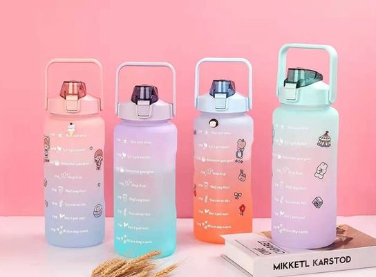 容量ラインと抗腐食コーティングとアウトドアスポーツ 2Lプラスチック水瓶