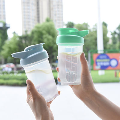 オーダーメイド 300ML プラスチックシェイクカップ 携帯 子供用水カップ 緑色スポーツボトル