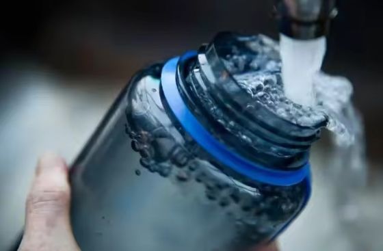 ユニセックス 1000ml 大容量 水杯 スケール 防水カップ PS プラスチック素材