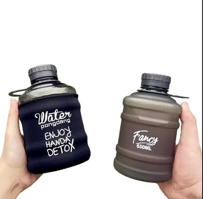 680ml 大容量 直飲杯 学生や屋外活動に最適