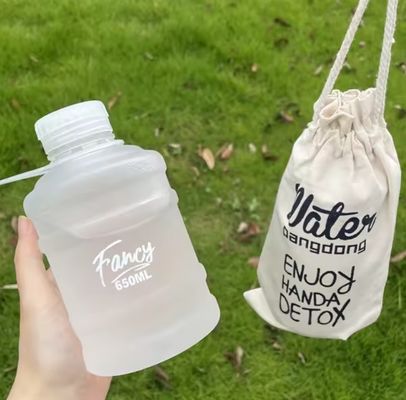 680ml 大容量 直飲杯 学生や屋外活動に最適