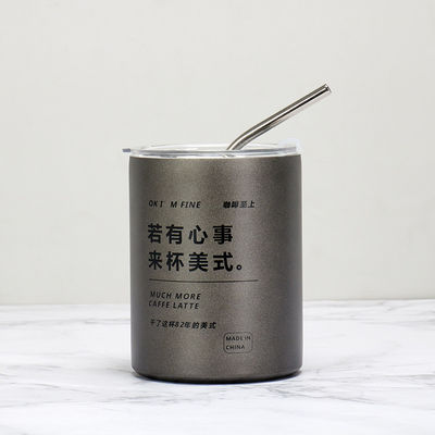 アイテム カスタムロゴ 320ml/600ml ダブルウォールステンレス スチール 薄直線 蓋とストローのコーヒー飲料カップ