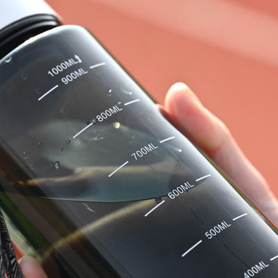 1000ML 環境に優しい BPA のない露天スポーツボトル キャンプ用 水流方法