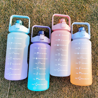 大容量 2000ml PETG 吸水水瓶 ストローと防腐塗装
