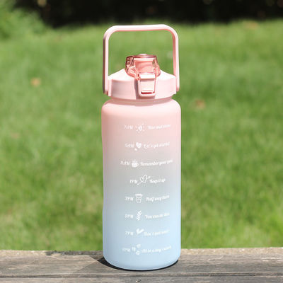大容量 2000ml PETG 吸水水瓶 ストローと防腐塗装