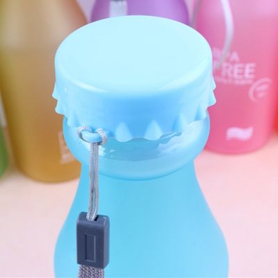 密閉飲料ボトル 550ml 再利用可能なジム BPA フリースポーツ ロープ付きプラスチック水瓶