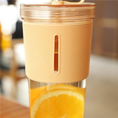 BPA 無料 再利用可能なオフィスカップ 700ml 蓋とストローをカスタマイズしたロゴとプラスチックタンブラー