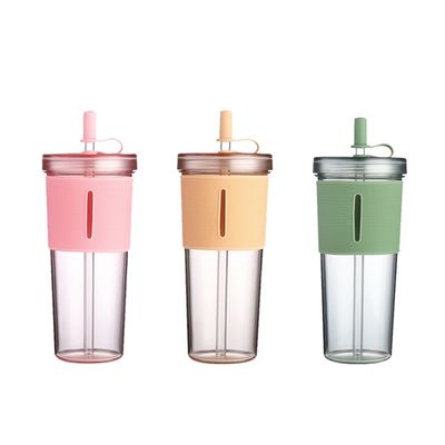 BPA 無料 再利用可能なオフィスカップ 700ml 蓋とストローをカスタマイズしたロゴとプラスチックタンブラー