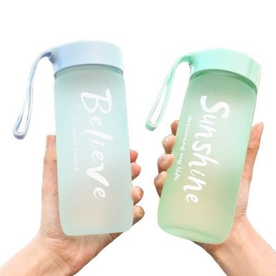 600ml クリエイティブな冷凍水カップ 屋外活動のための環境に優しいプラスチックボトル