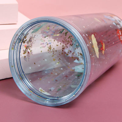 500ml クリスマススタイルのプラスチック水瓶 持続可能な飲み物のための可愛いタンブルデザイン