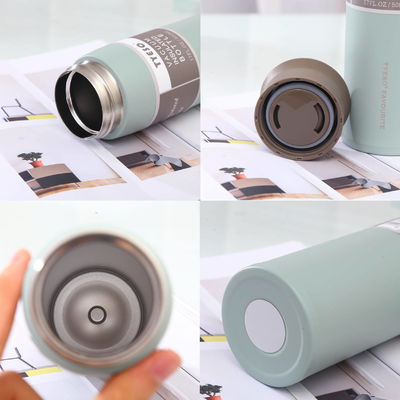 304ステンレス鋼で作られたこのクラシックストレートテルモスカップで水分を保持します