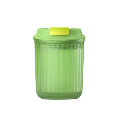 蓋付き 再利用可能なプラスチックコーヒーカップ 耐久性 トライタン 壁付き水瓶