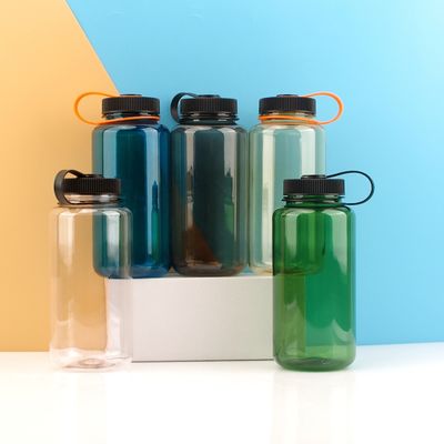 スポーツデザインスタイルのポータブル蓋32オンス プラスチックカップ 屋外キャンプ用水瓶