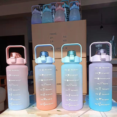 2000ML トリタン飲料ボトル 蓋付き オーダーメイドロゴ用の再利用可能なフィットネス水瓶