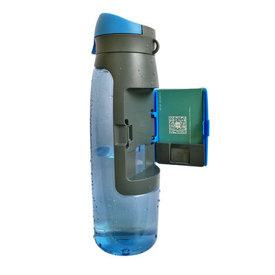カスタムロゴ 750ml プラスチック ミニマリスト スポーツ 水瓶 蓋付き 屋外活動