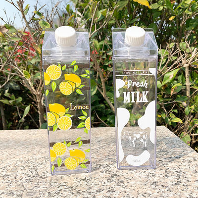 Unisex 500ml クリアなプラスチック水瓶 沸騰水に適用される 可愛い方形デザイン