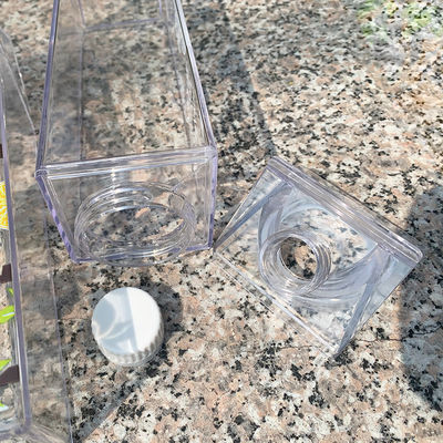 Unisex 500ml クリアなプラスチック水瓶 沸騰水に適用される 可愛い方形デザイン