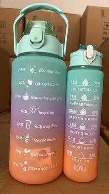 このタイムマーカーのモチベーションのプラスチック水瓶で モチベーションと水分を保つ