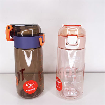 カスタムプリント トライタン プラスチック 水瓶 キャンプの屋外活動のための多機能