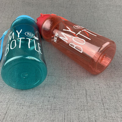 10色ユニセックス クラシックスクール キャンピング用 透明プラスチック水瓶 PCグラデント