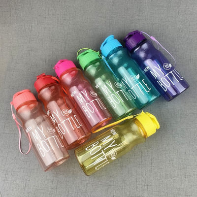 500ml エコフレンドリー 透明なプラスチックカップ 防腐塗装付きのカラフルな飲み杯
