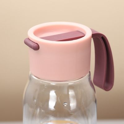 どこにでも水分を保持する 550ml 耐腐蝕コーティング付きのポータブルトライタン水瓶