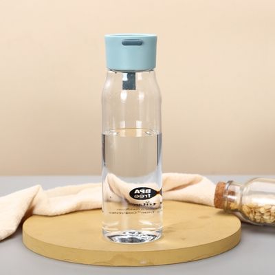 550ml Bpaフリー 防漏プラスチック蓋 繰り返し使用可能な飲み物 トライタン 水瓶 走るのに最適
