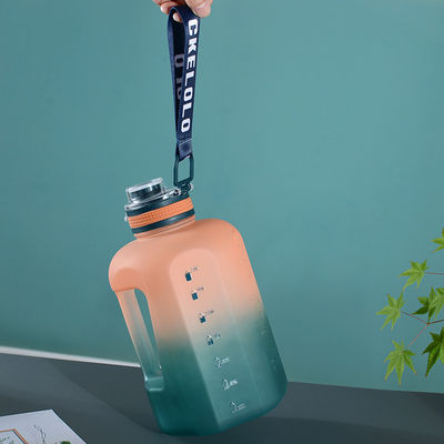 商用購入者 オーダーメイド ロゴ 1.6L 2.2L ジム用水瓶 スポーツカップ 旅行用プラスチック