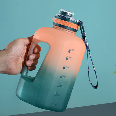 商用購入者 オーダーメイド ロゴ 1.6L 2.2L ジム用水瓶 スポーツカップ 旅行用プラスチック