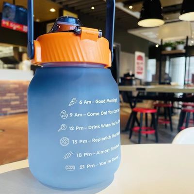 アウトドアスポーツ/キャンプ ストローと大きな容量を持つ高外観のプラスチックカップ