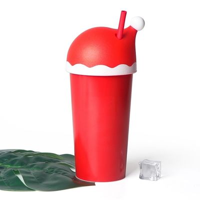 カスタムロゴ 600ml 再利用可能なプラスチック 子供 クリスマスカップ 個別サンタ帽子 トンブル